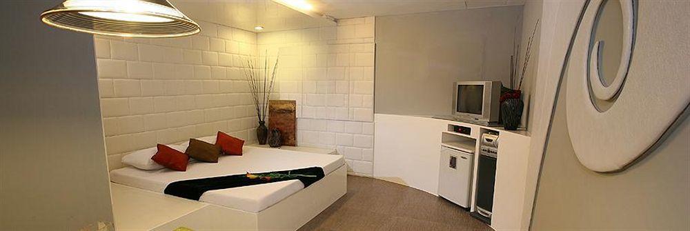 Motel Victoria Court San Fernando Extérieur photo
